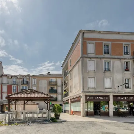 Bailly Plaza Διαμέρισμα *