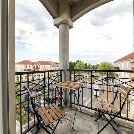 Bailly Plaza